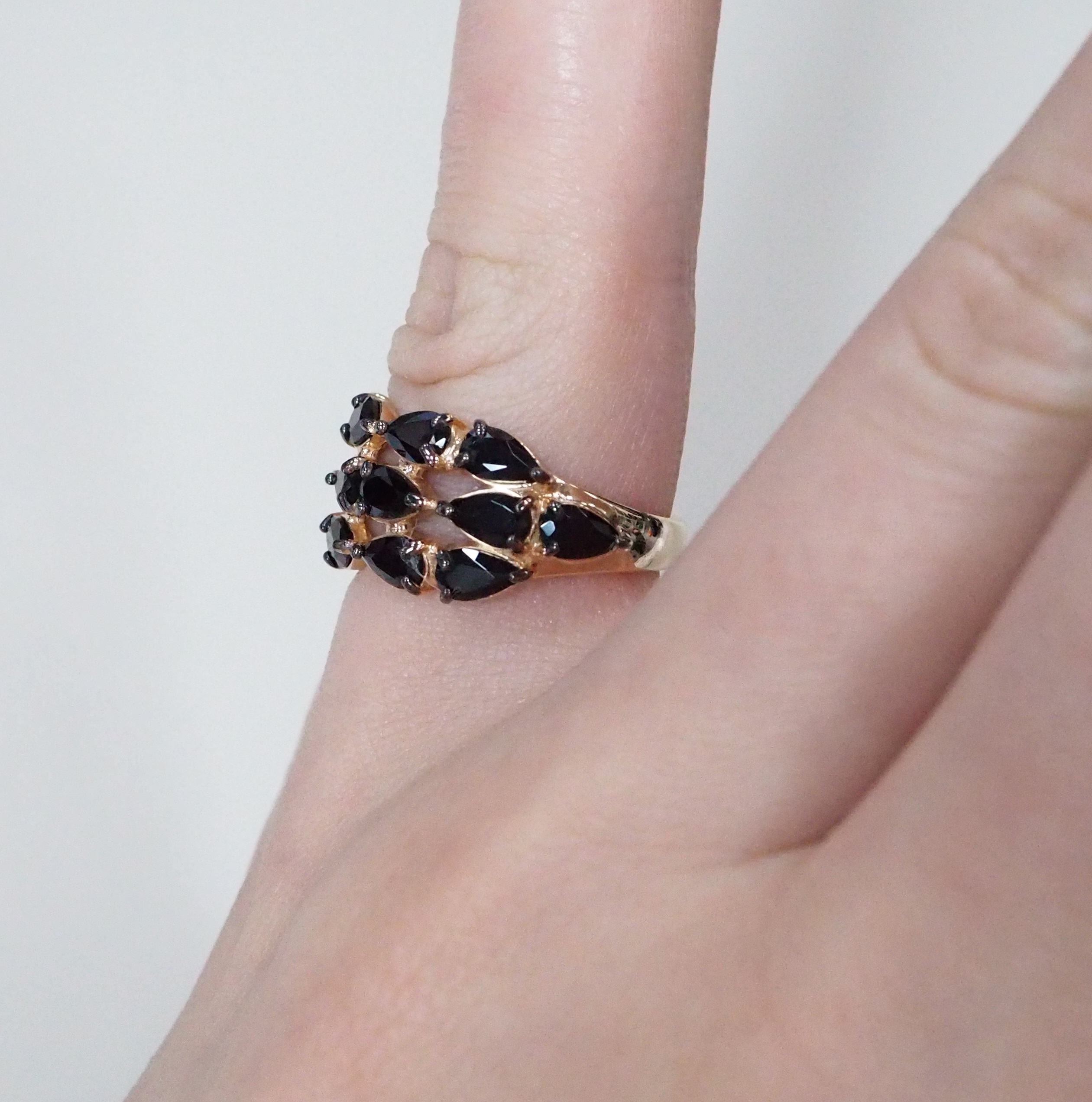 Серебряное кольцо со шпинелью